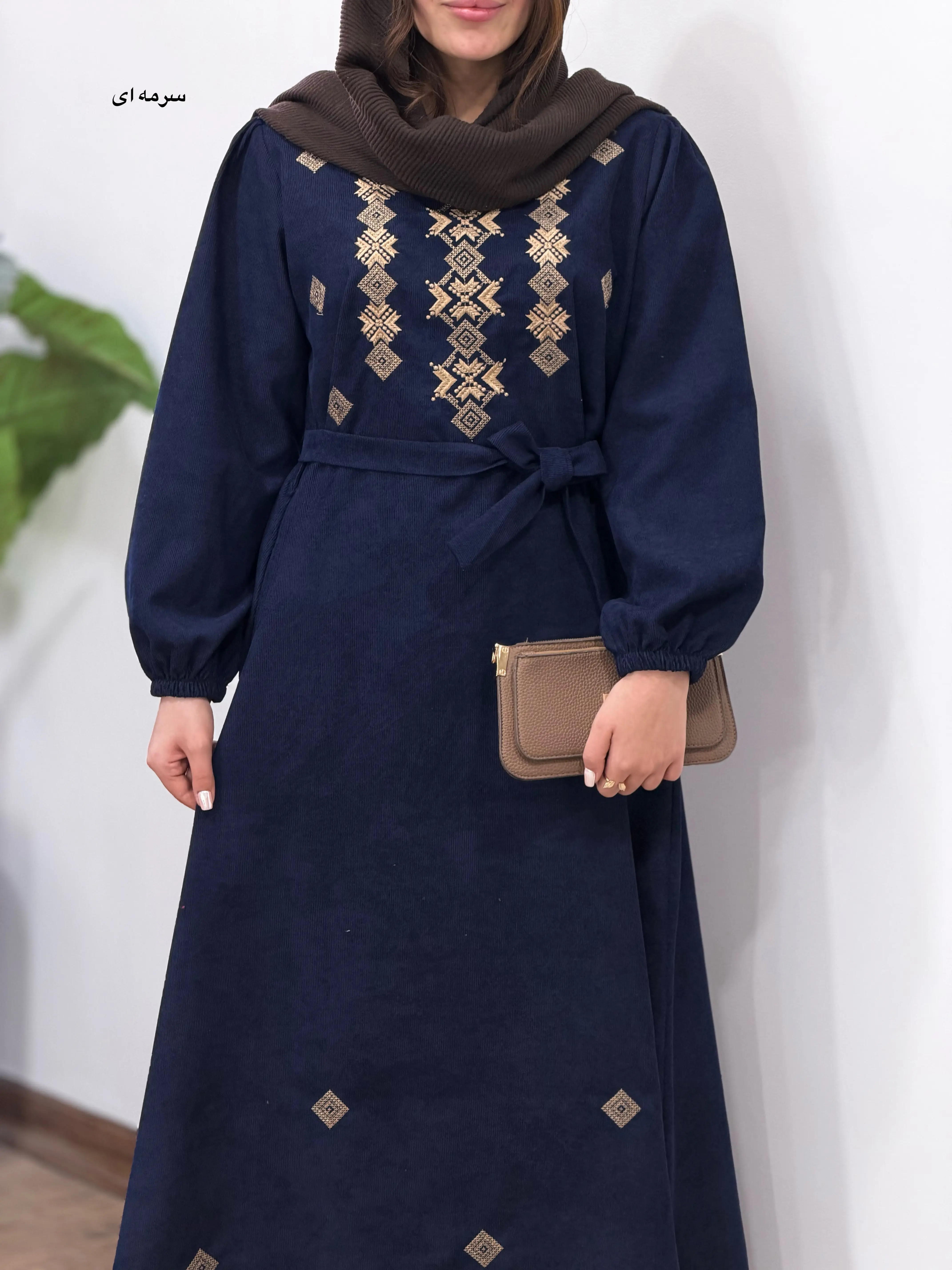 پیراهن مانتویی گلدوزی شیوا